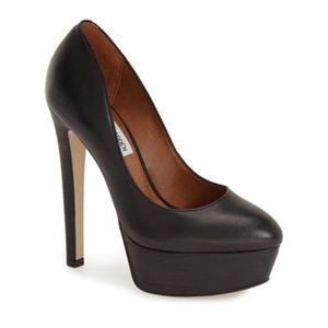 Steve Madden Daeva platform pumps